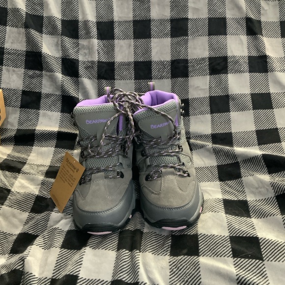 Brand new never worn Bearpaw women’s boots size 9.5 grey - Picture 1 of 4